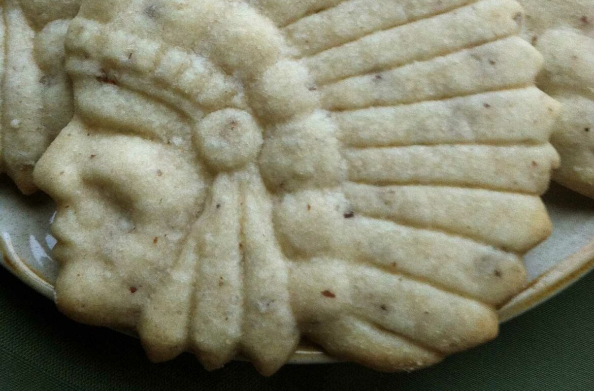 Maple Pecan Shortbread Cookies
